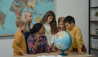 Teaching Children the Importance of Giving Back Through Volunteering.