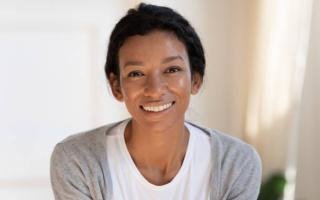   Mia Thompson, Age 22